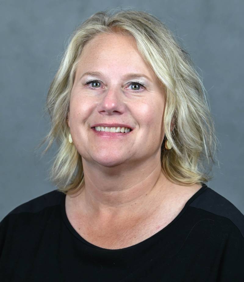 Professor Erin DeHart